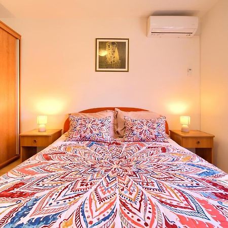 Apartman Noel 크르크 외부 사진