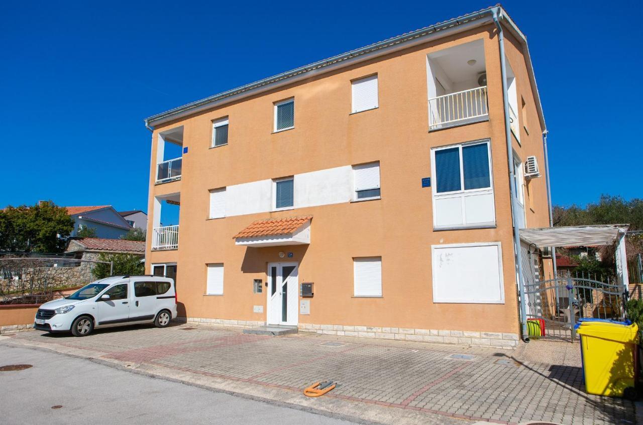 Apartman Noel 크르크 외부 사진