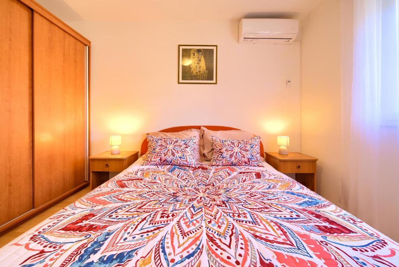 Apartman Noel 크르크 외부 사진