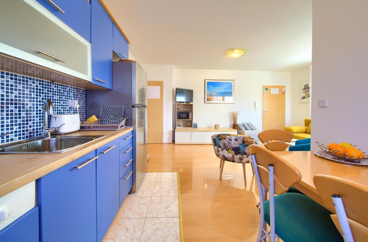 Apartman Noel 크르크 외부 사진