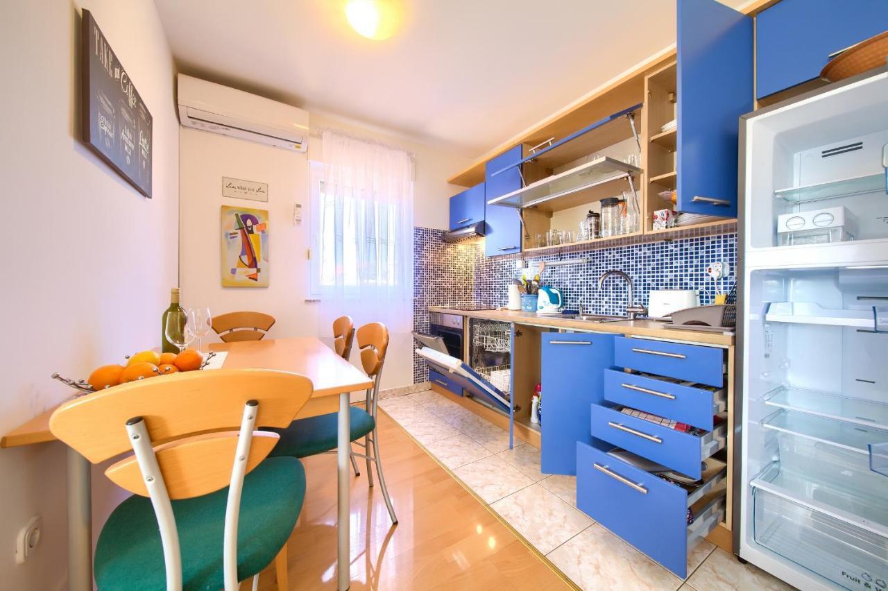 Apartman Noel 크르크 외부 사진