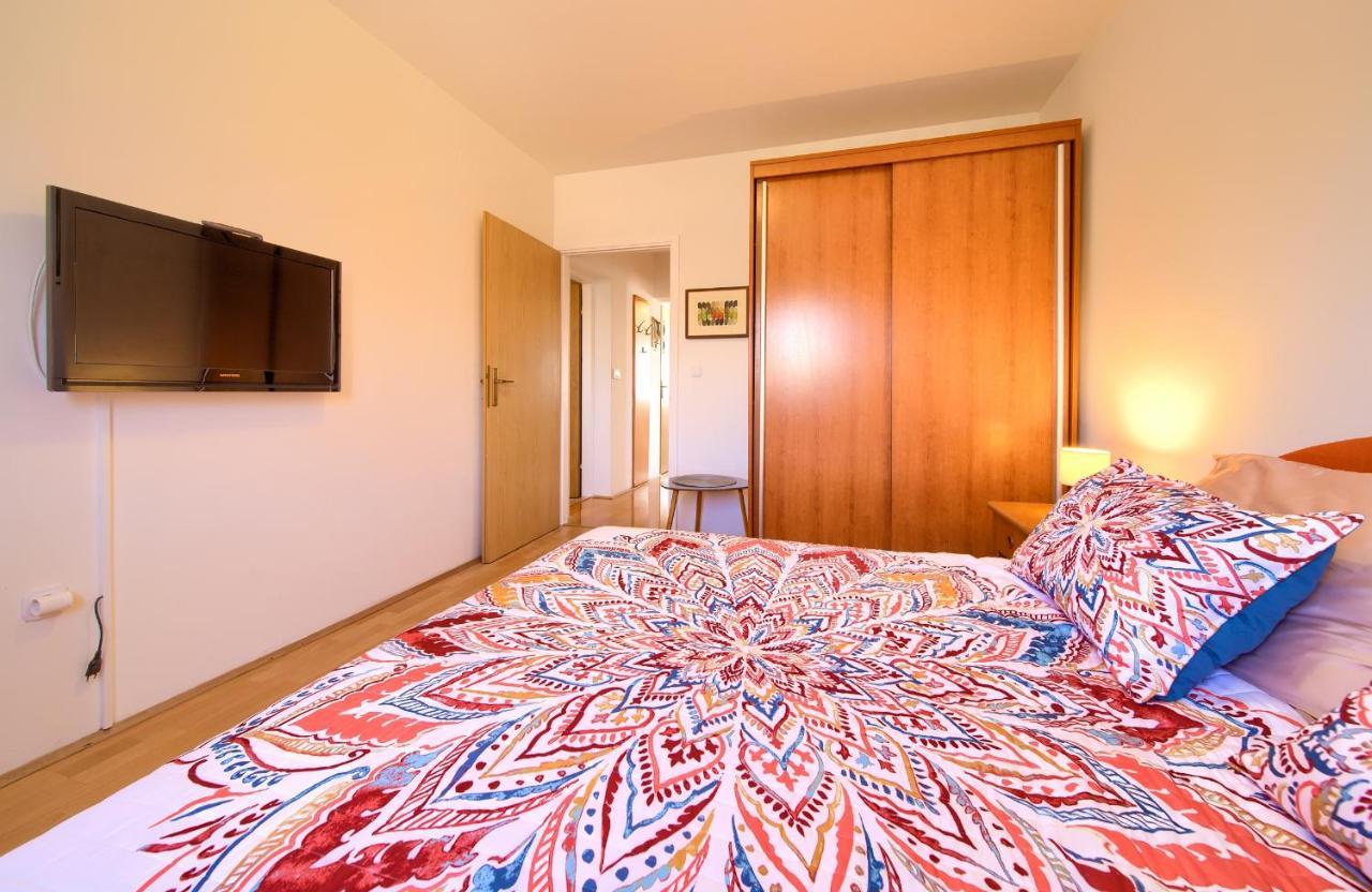 Apartman Noel 크르크 외부 사진